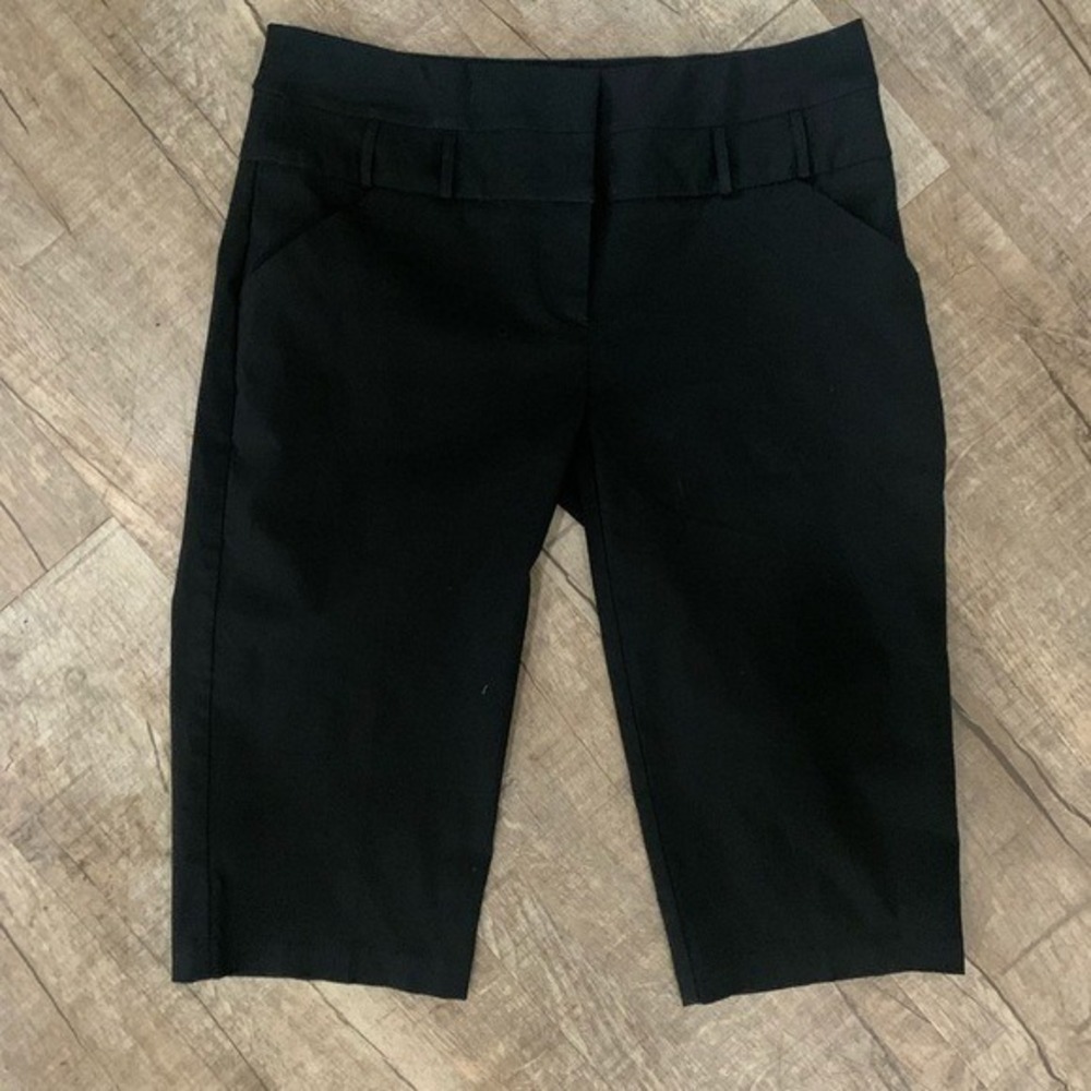 Takara Black Bermuda Shorts Womens Size 7 Stretch Knee Length Career